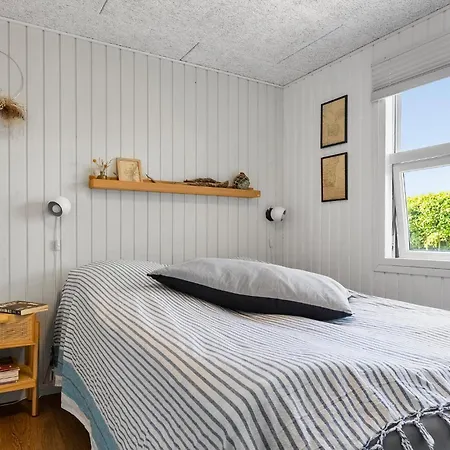 2 Bedroom Cozy In Juelsminde Sonderby (Midtjylland)