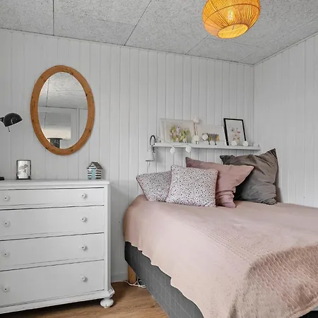 2 Bedroom Cozy In Juelsminde *