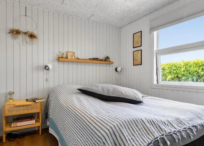 2 Bedroom Cozy In Juelsminde Sonderby (Midtjylland)