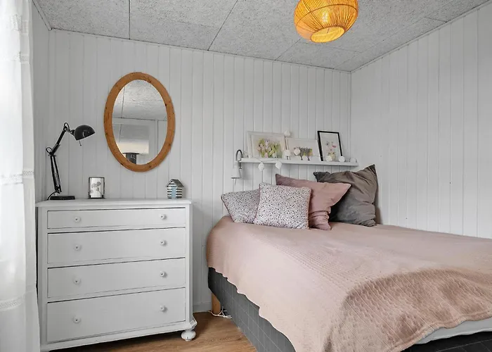 2 Bedroom Cozy In Juelsminde *