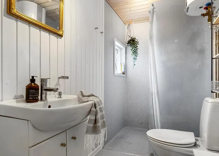 2 Bedroom Cozy In Juelsminde Vakantiehuis *